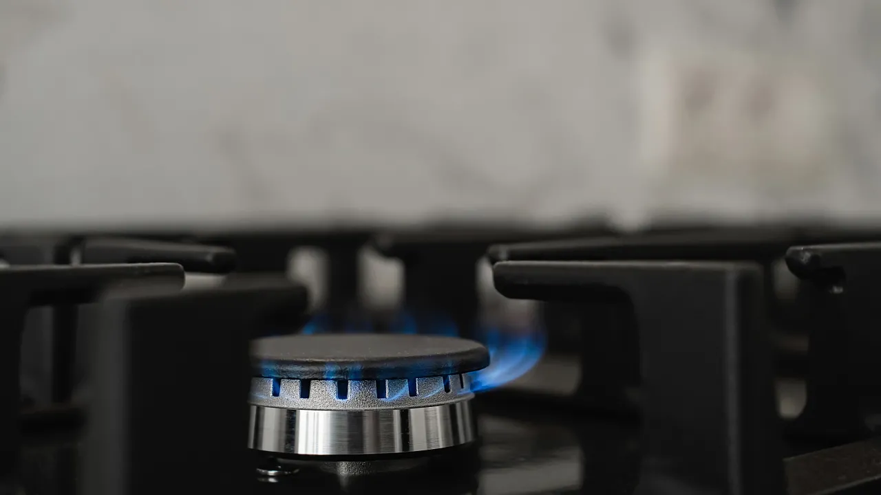 В Україні змінюють тарифи на газ: стало відомо, хто платитиме більше і чи чекати нових платіжок населенню 