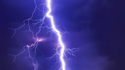Шквали, град та потепління зі сходу: Гідрометцентр попередив про жовтий рівень небезпеки на вихідні - фото