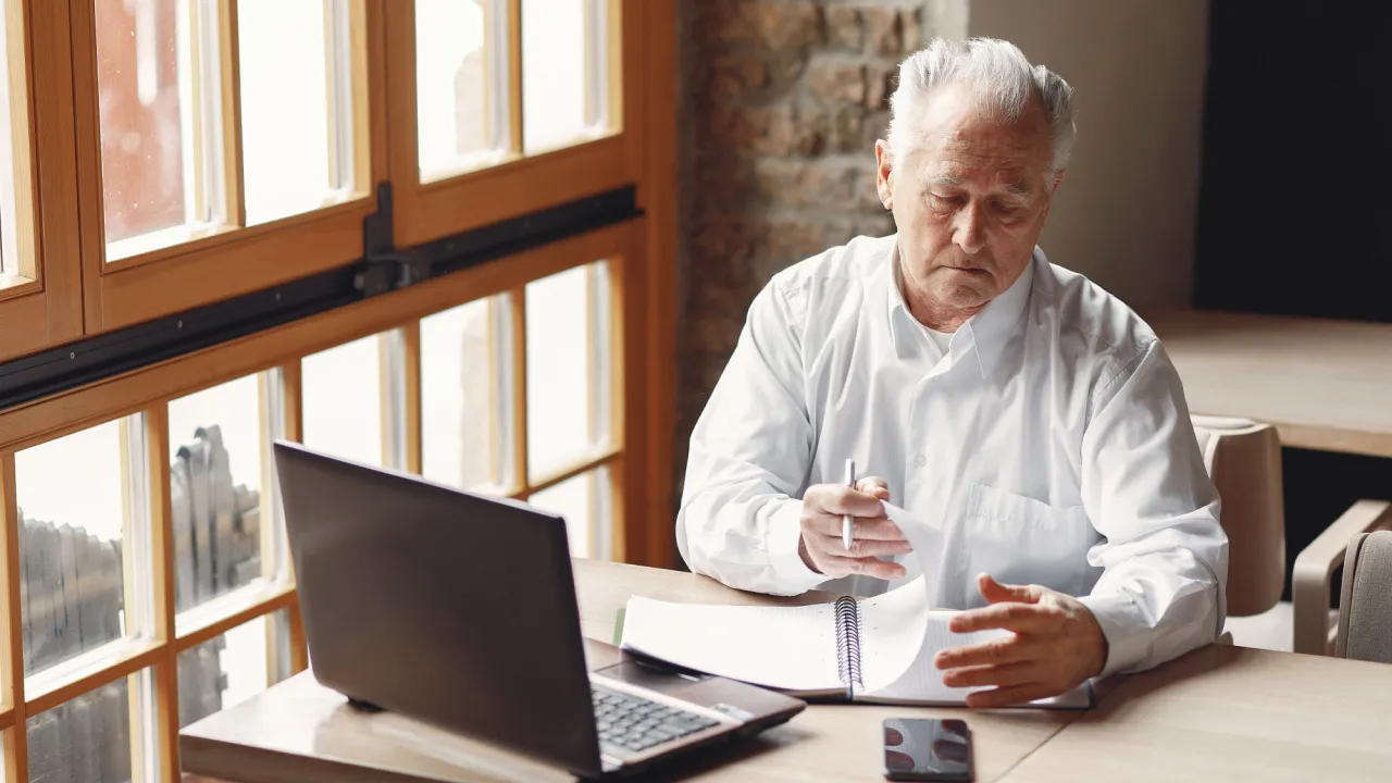 Українців попередили про поширену помилку, яка впливає на розмір пенсії та виплати 