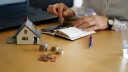 Комунальні платіжки знову зростають: які послуги подорожчали найбільше - фото