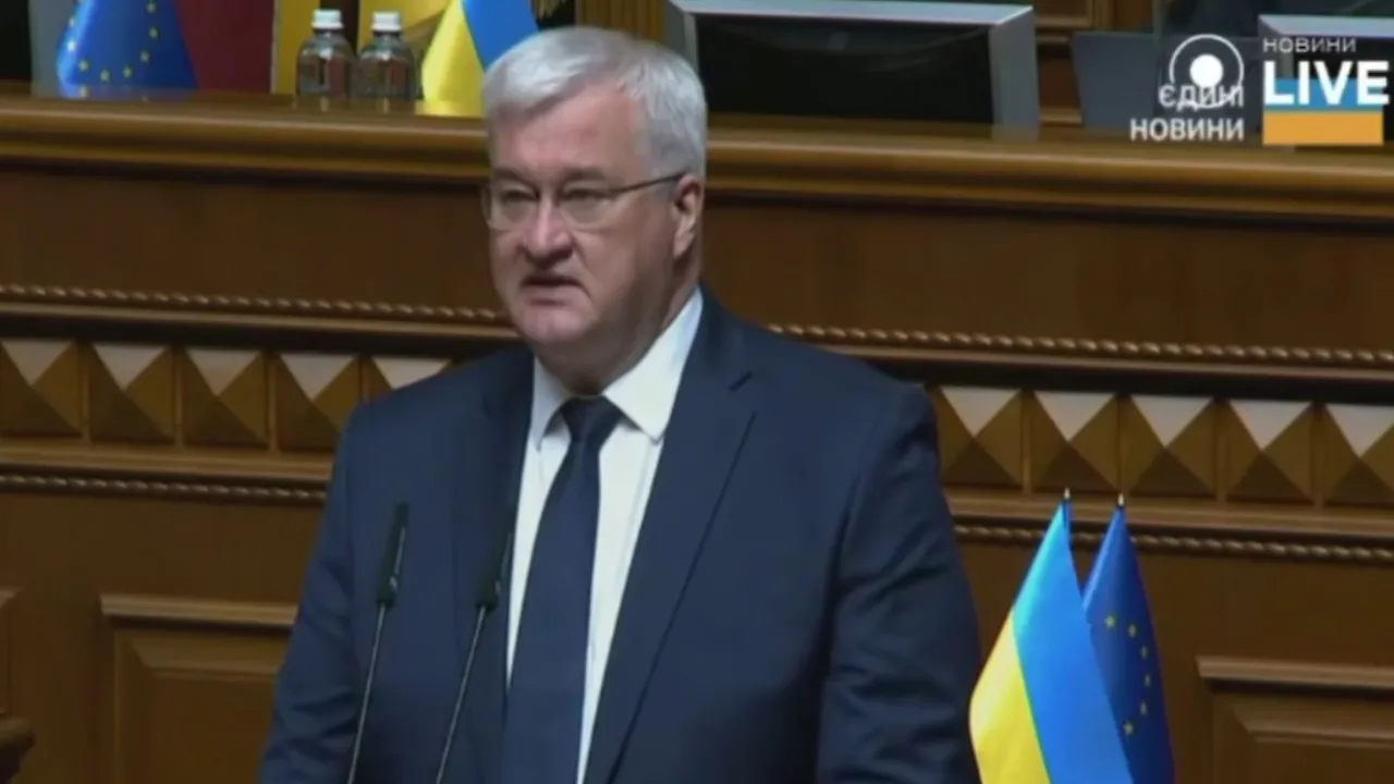 Сибіга розповів, скільки насправді українців перебувають за кордоном 