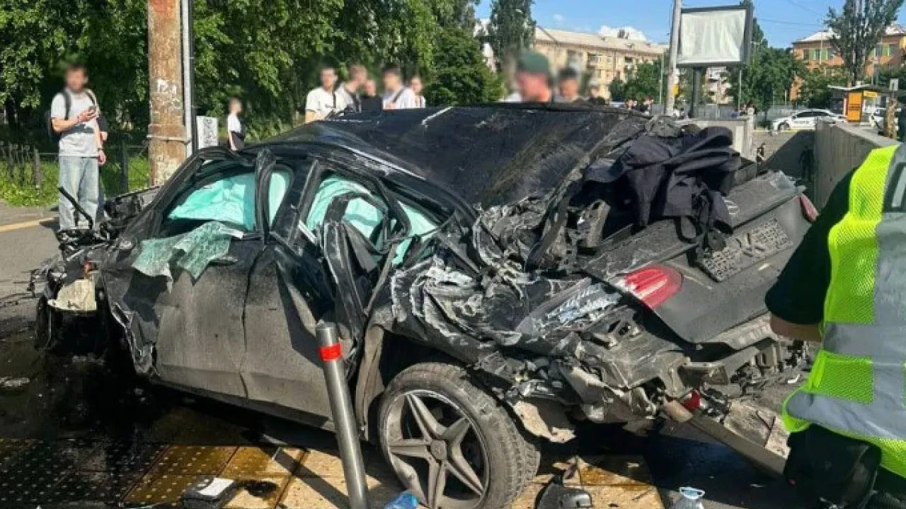 Адвокат водія, який влетів у перехід в Києві, зробив шокуюче зізнання про свого клієнта 