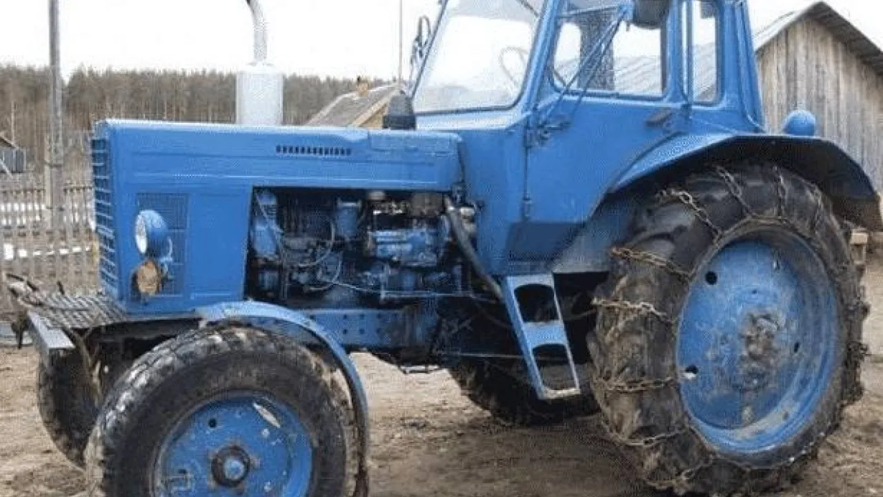 На Рівненщині чоловік трактором протаранив авто ТЦК і зламав руку військовому 