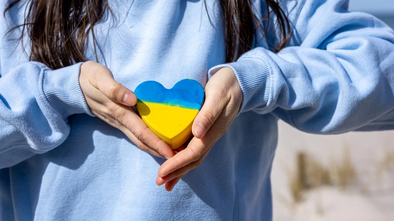 День Конституції України 2026: чи отримають громадяни додатковий вихідний наприкінці червня 