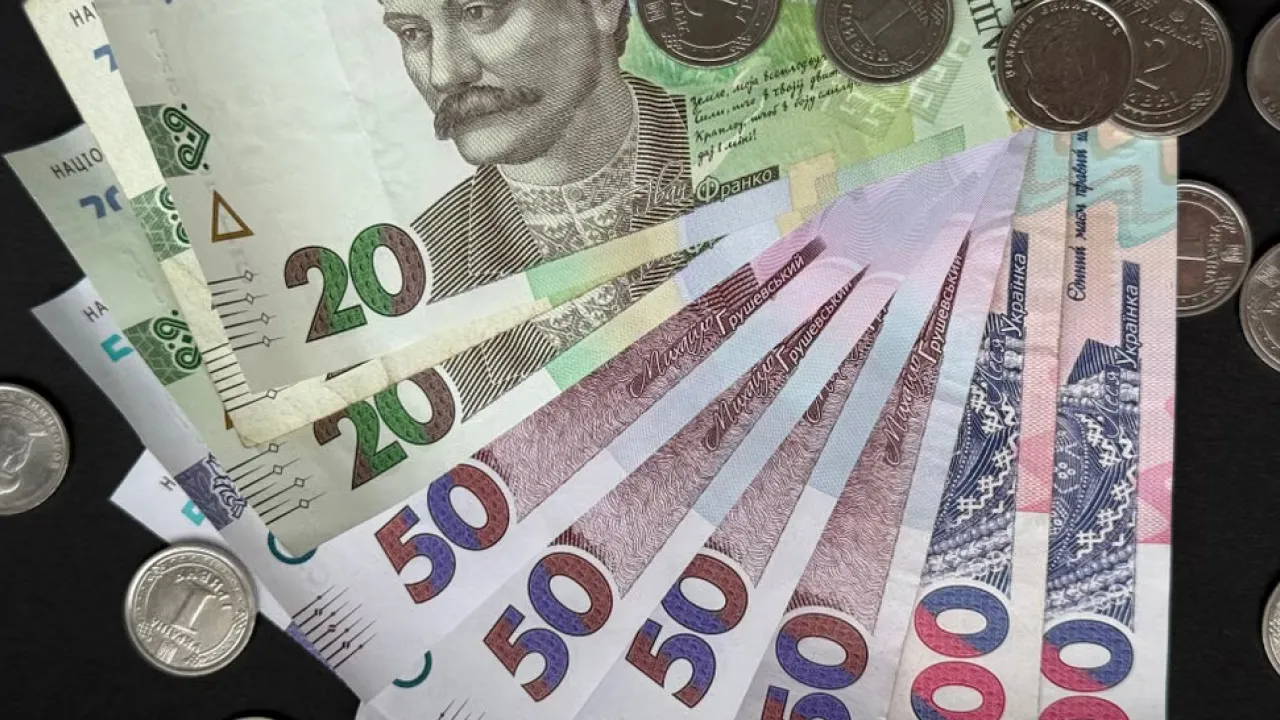 До неділі частина українців отримає на картку до 3000 гривень: хто матиме допомогу 