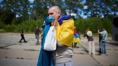 Україна та росія провели новий обмін полоненими: додому повернулися 160 захисників - фото
