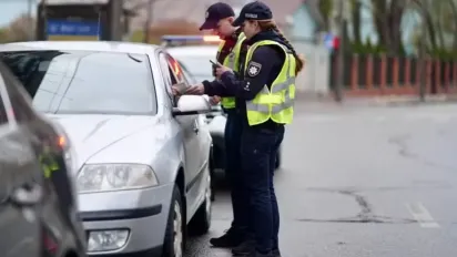 Поліція зупинила авто: 7 поширених помилок, які створюють водіям великі проблеми - фото