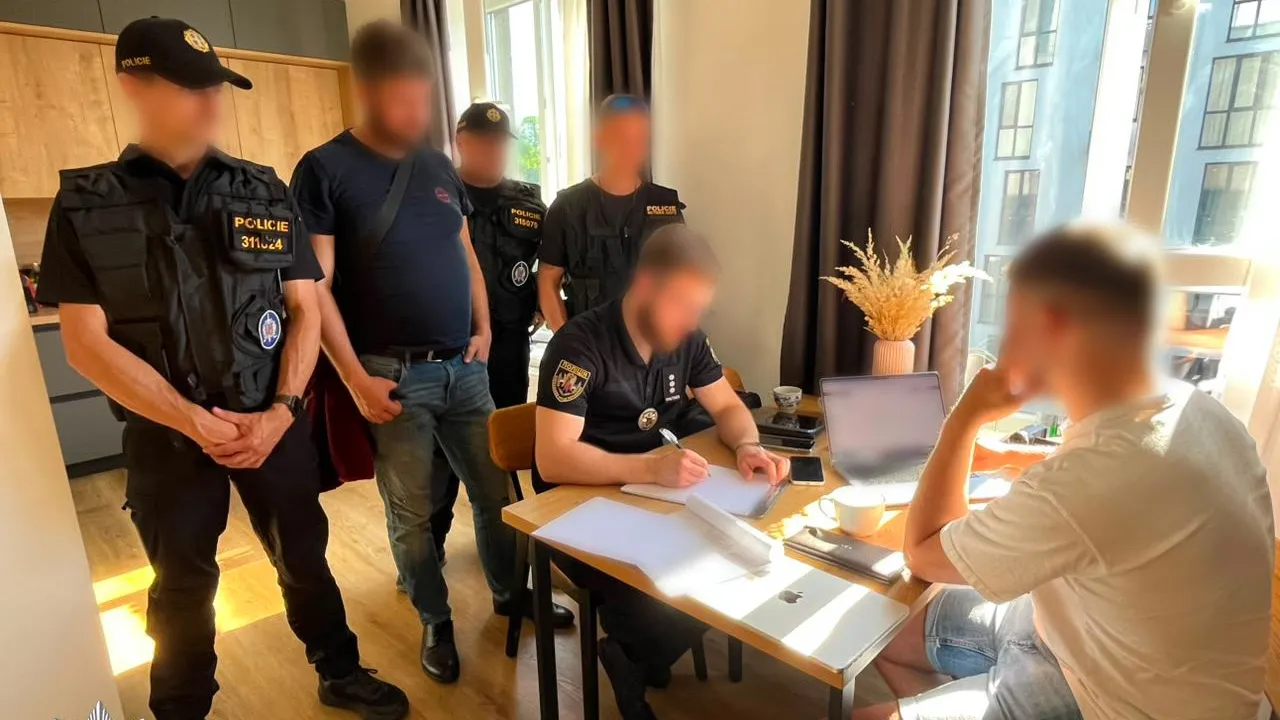 «Ваші інвестиції зростають»: як шахраї виманювали гроші у громадян Чехії 