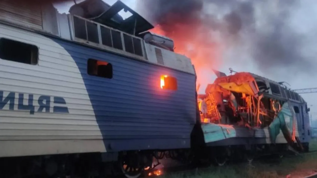 За цей рік росіяни знищили та пошкодили в Україні понад 200 локомотивів 
