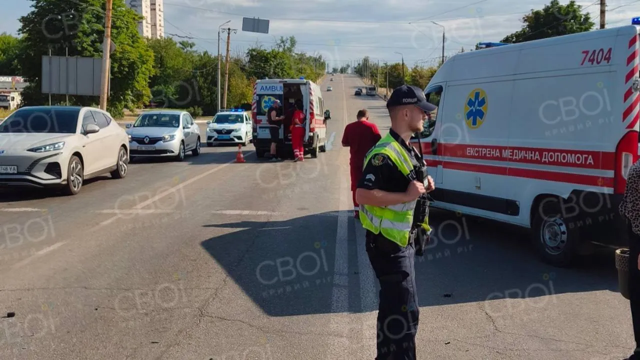 Одна поїздка — три ДТП: на Криворіжжі сталася незвичайна серія аварій (ФОТО) 