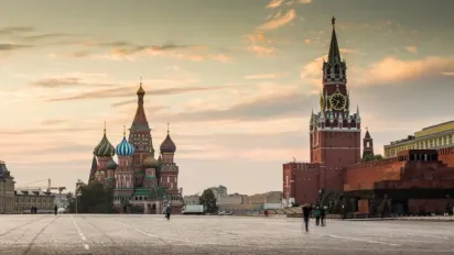 Сотні дронів летіли на москву: нічна атака паралізувала роботу аеропортів - фото