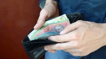 Нова соціальна підтримка від уряду: хто з українців зможе отримувати 4500 гривень щомісяця - фото