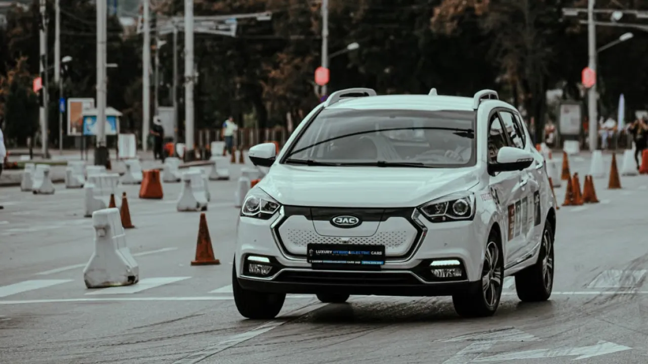Сертифікація авто в кілька кліків: в Україні запустять новий електронний реєстр для водіїв 
