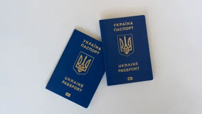 Без цього документа не видадуть: які важливі зміни діють під час оформлення закордонного паспорта - фото