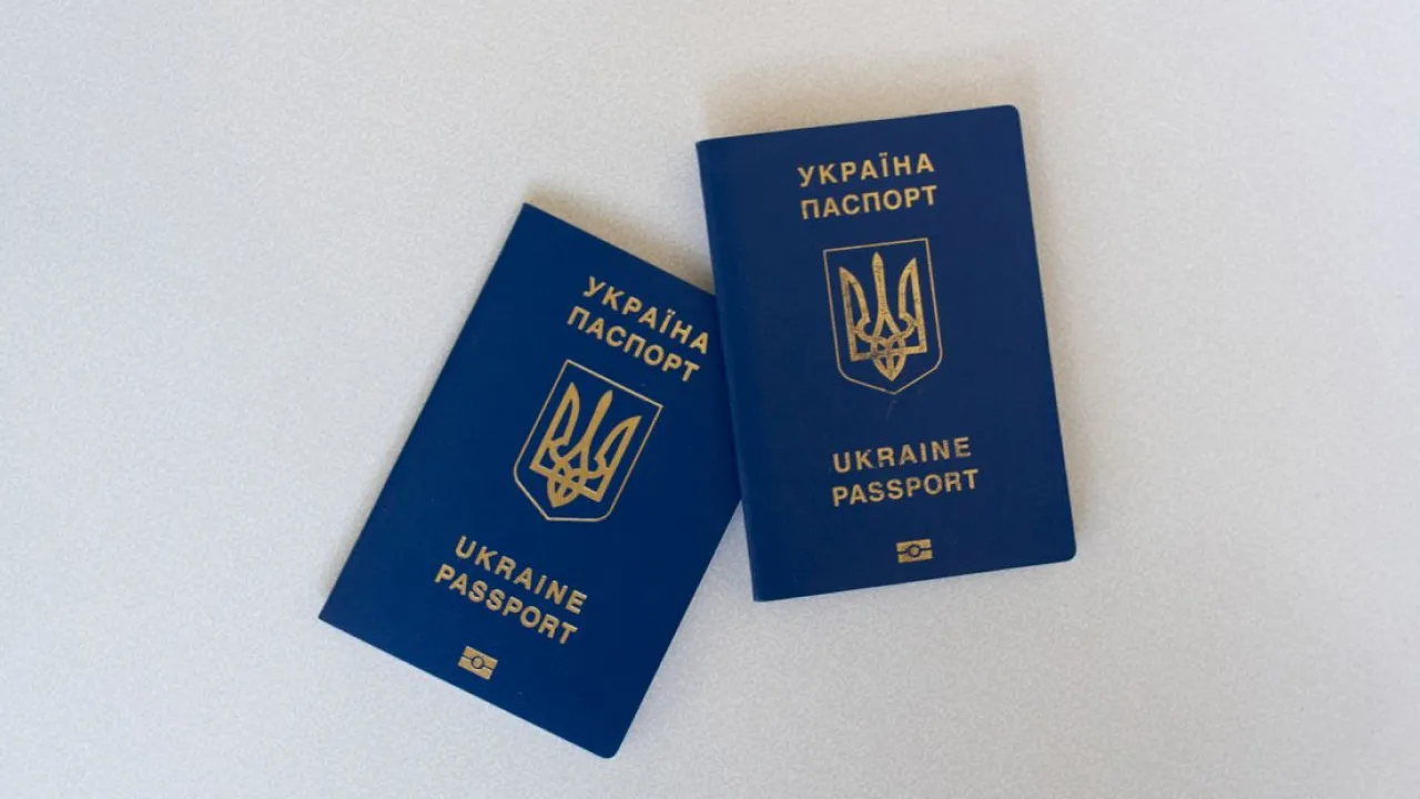 Без цього документа не видадуть: які важливі зміни діють під час оформлення закордонного паспорта 