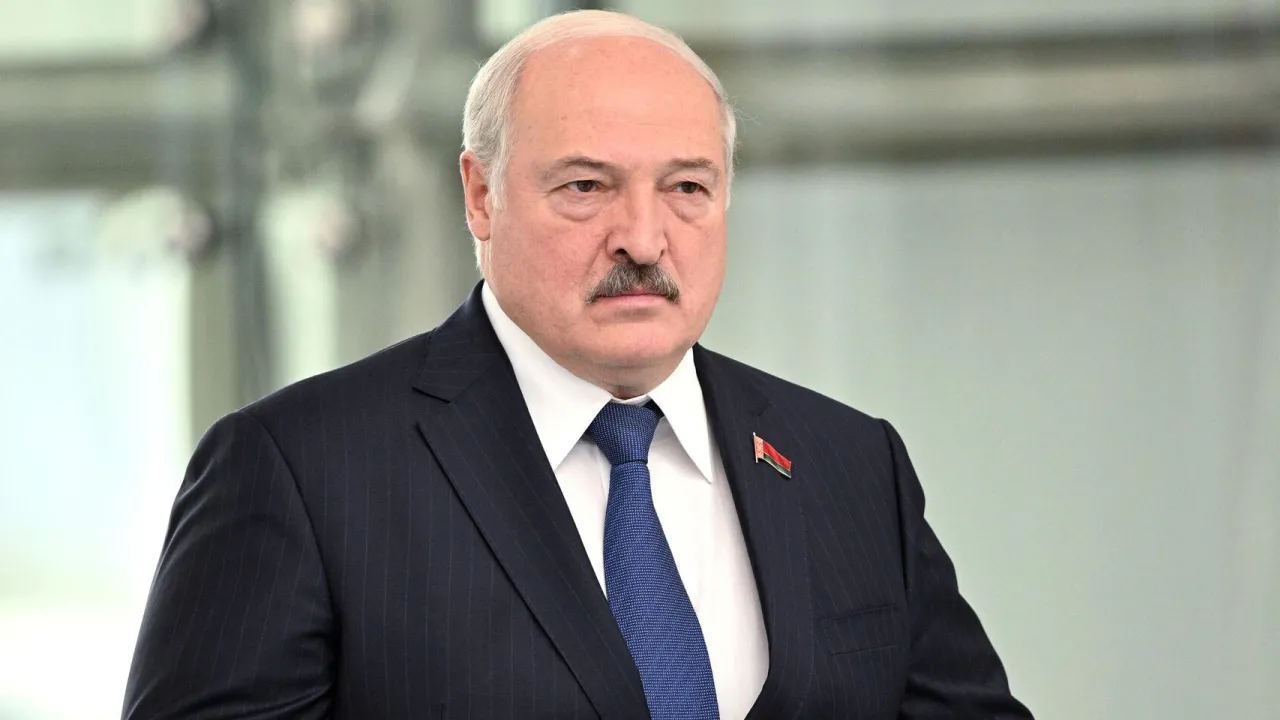 «Не вмієш працювати — в армію»: Лукашенко пригрозив «неробам» службою на кордоні з Україною 