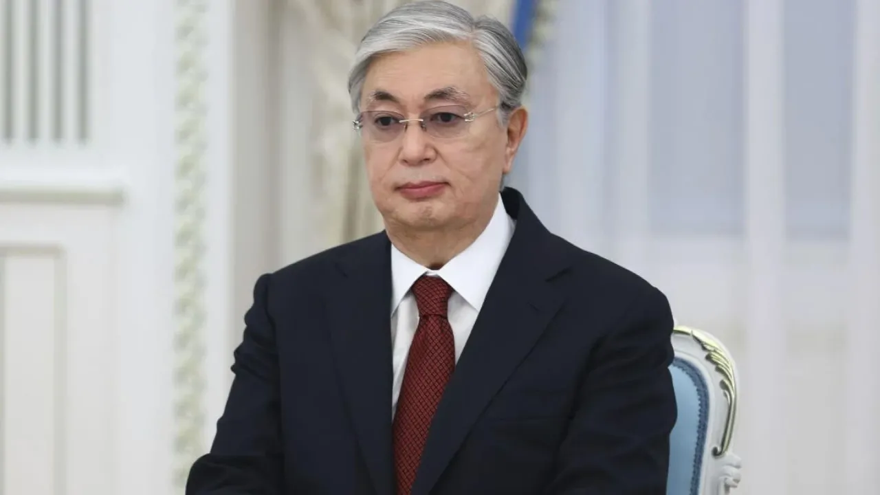 Токаєв закликав путіна заморозити війну проти України за участі міжнародної спільноти 