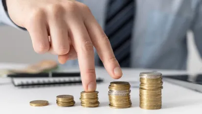 Від 22 до 77 тисяч гривень: кому та де в Україні зараз платять найбільше - фото