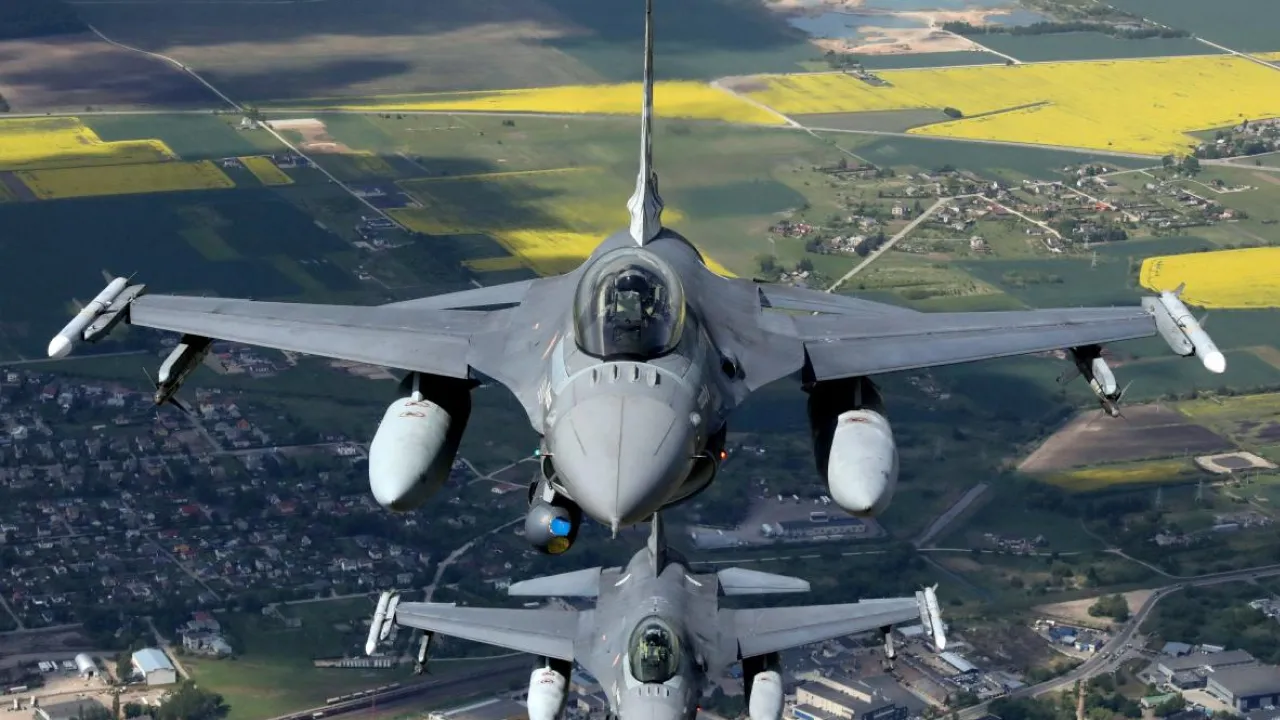 На Полтавщині впав F-16: ДБР розслідує деталі аварії винищувача 