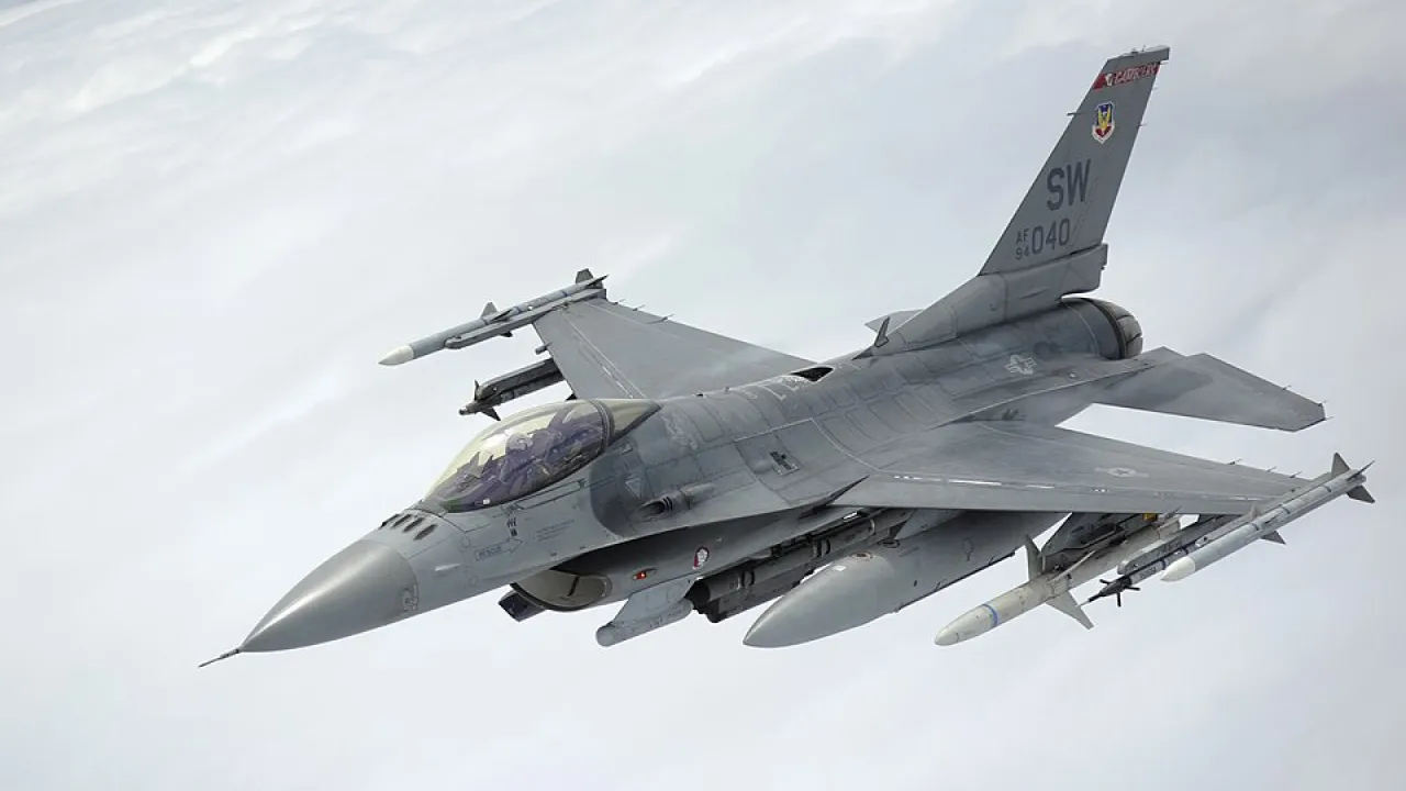 Румунія знову підняла в небо F-16 через російські дрони біля кордону з Україною 