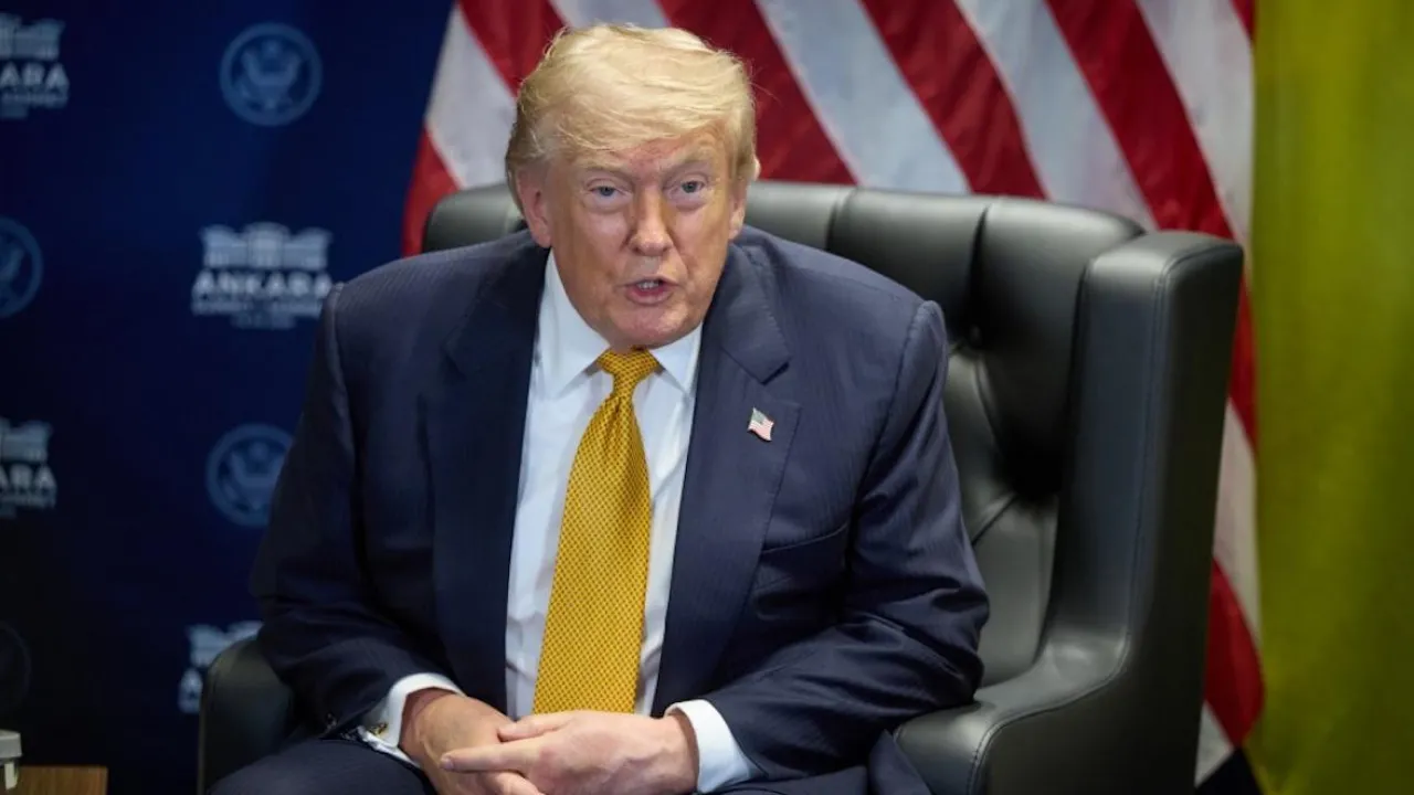 Трамп несподівано заявив, що ще не вирішив, чи давати Україні ліцензію на ракети Patriot, - FT 