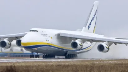 Дрон із вибухівкою впав за кілька метрів від українського літака у Німеччині: деталі - фото