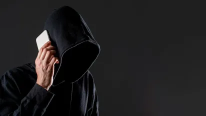 Телефонні шахраї вигадали нову схему з фейковими звинуваченнями у держзраді - фото