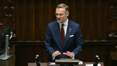 У Польщі закликали остаточно позбавити Зеленського ордена Білого орла - фото