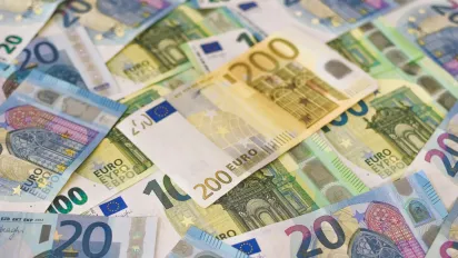 Італійка викинула виграшний лотерейний квиток на €1 млн: її врятували комунальники - фото