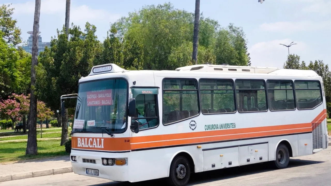 Водій знепритомнів за кермом: пасажири врятували автобус із 50 людьми у Швеції 