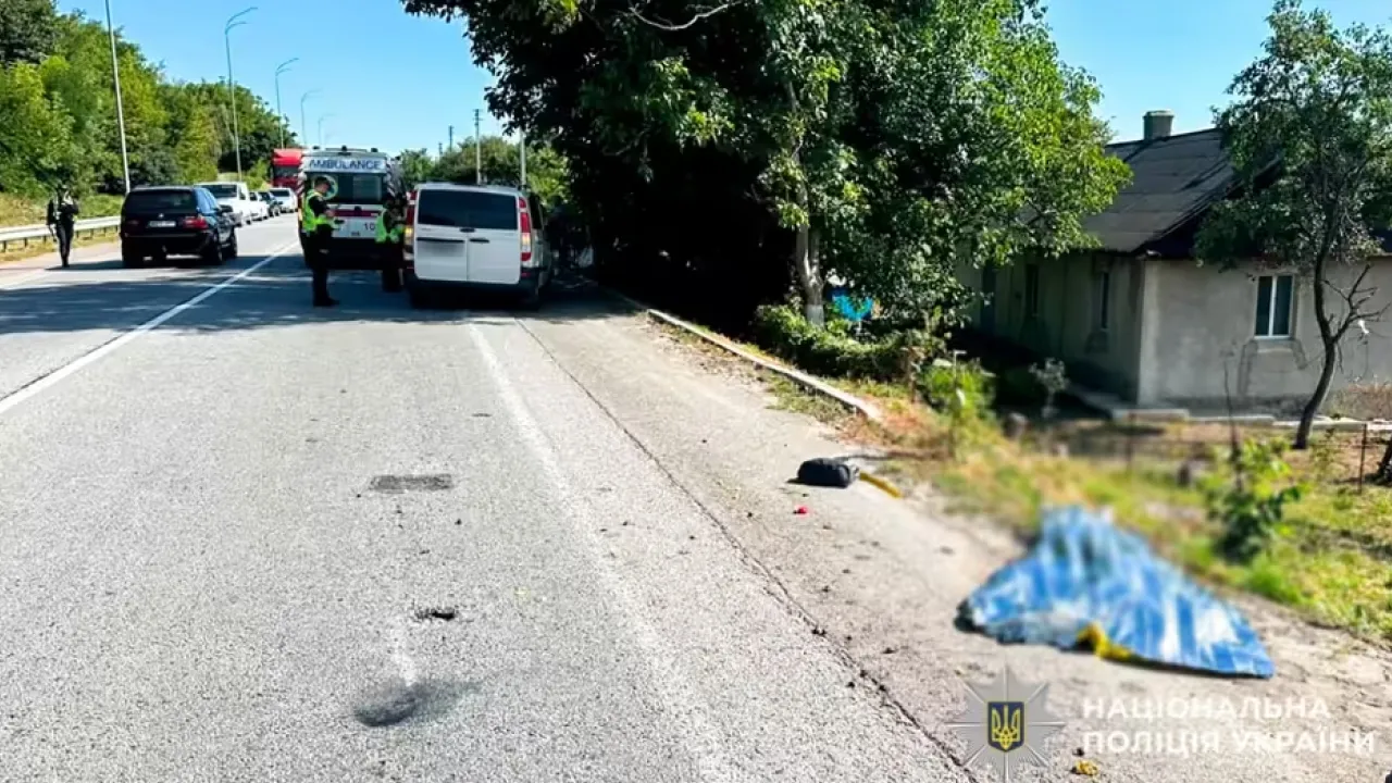 Раптово стало зле за кермом: на Рівненщині військовий насмерть збив жінку з велосипедом  