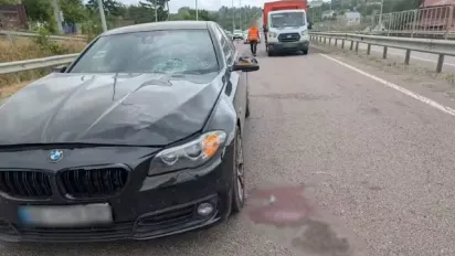 Біля Рівного водій BMW збив робітника, який фарбував розмітку на трасі - фото