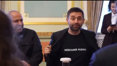 «Київський режим»: чому футболка Арахамії на зустрічі з союзниками обурила українців - фото