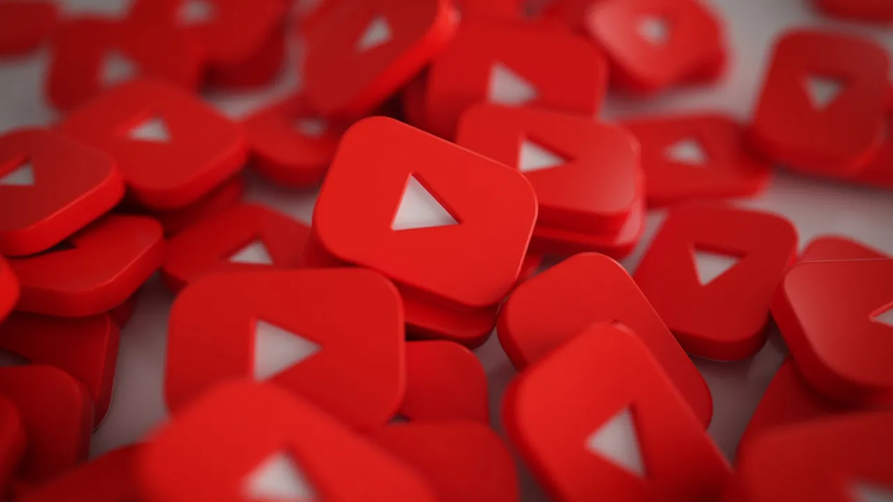 YouTube заблокував 31 російський канал в Україні: хто потрапив до списку 