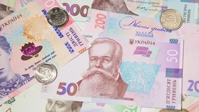 Пенсія нижча за 10 340 грн: хто у вересні може отримати додаткові гроші - фото