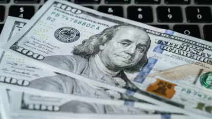 Скільки коштують долар та євро в Україні сьогодні: курс валют 20 вересня - фото