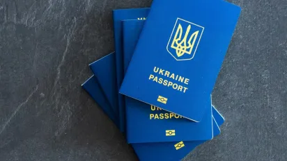Оформлення ID-карток і закордонних паспортів зупинили: коли запрацює ДМС - фото